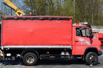 Lkw von Stark Lindau mit Ladebordwand 